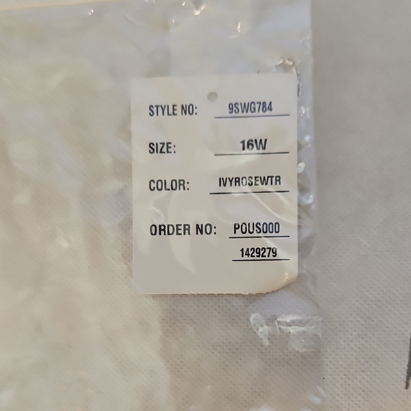 Galina Signature Elegant Beaded Plunging V Wedding Dress Size 16W NWT - Picture 4 of 14